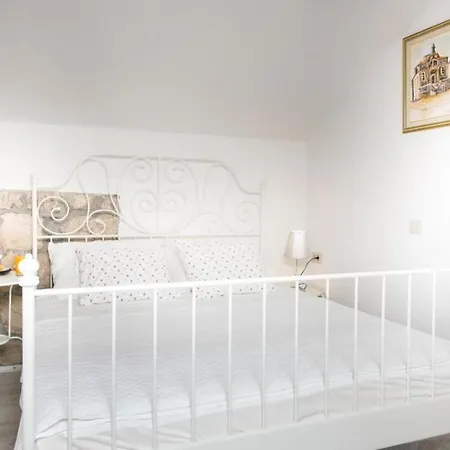 Heart Of - One-bedroom With Terrace *